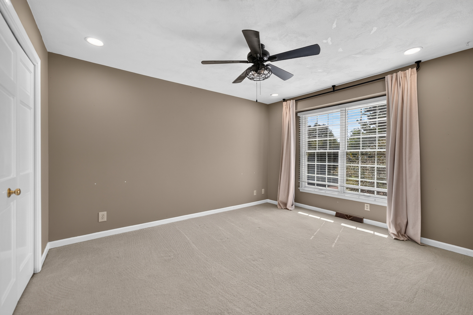 305 Windsor Circle Property Photo 31