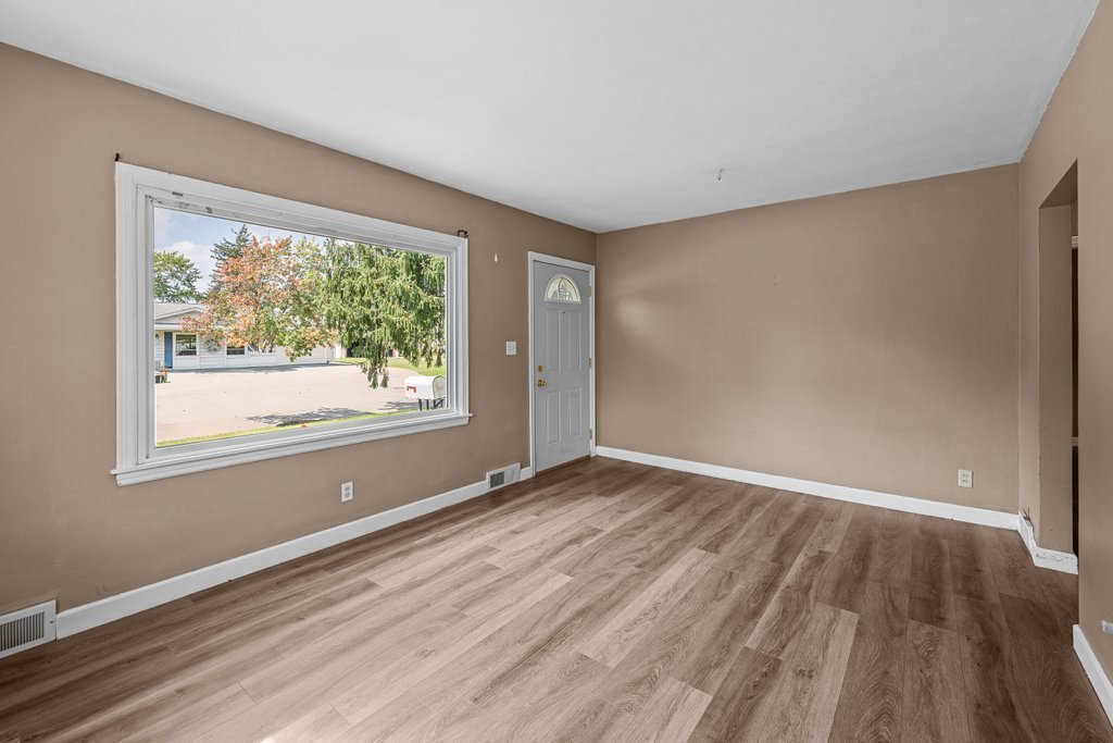 2919 42nd Street Property Photo 5