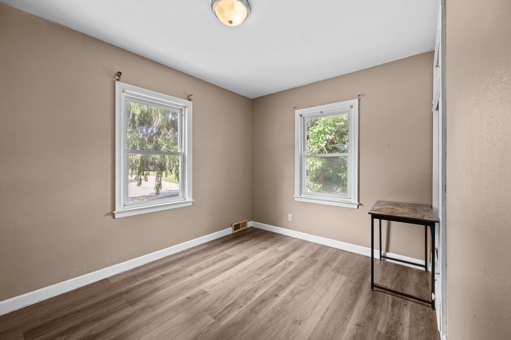 2919 42nd Street Property Photo 7