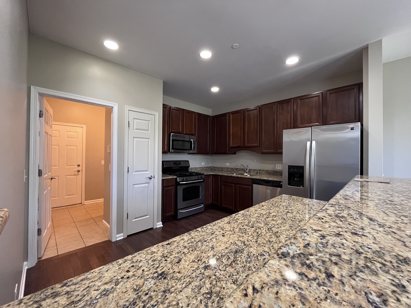 6384 Cunningham Court Property Photo 4