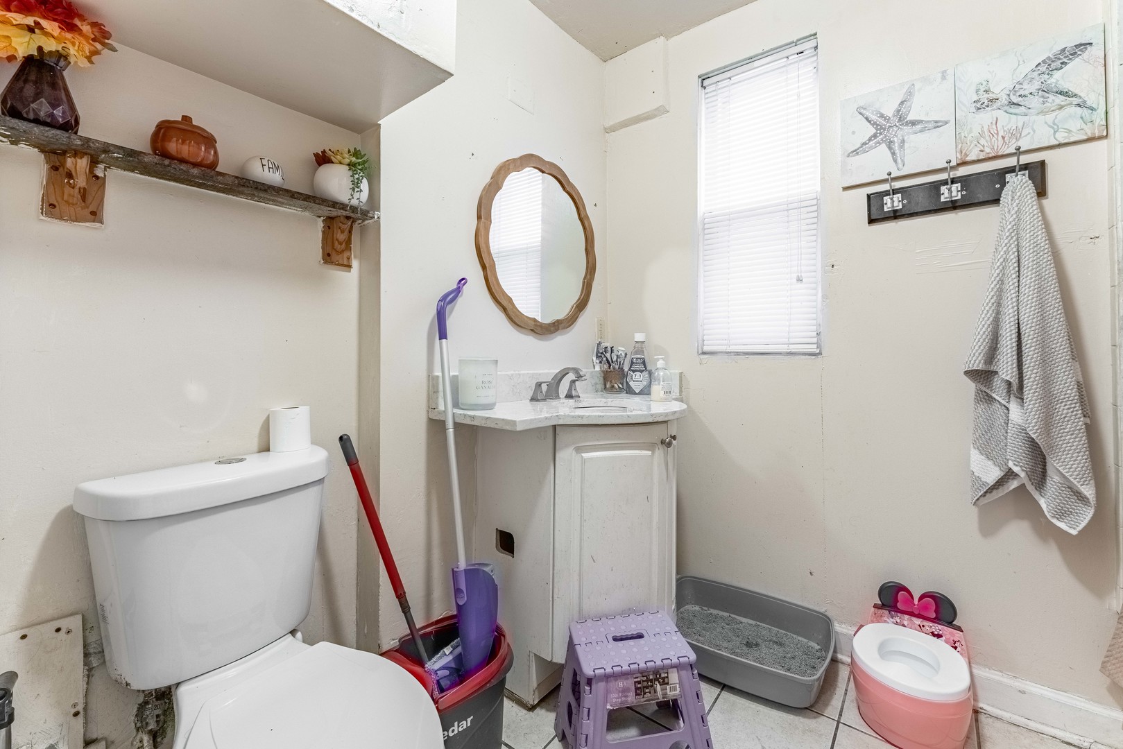 2927 N Avers Avenue Property Photo 6