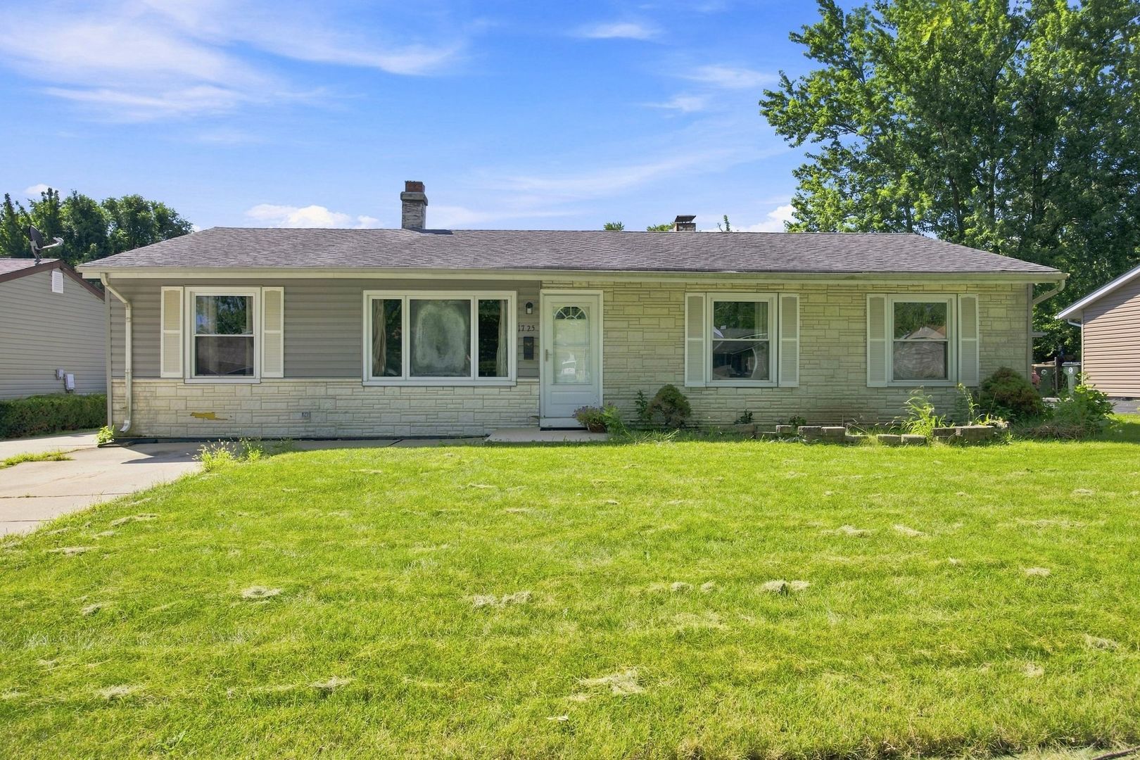 1725 Evergreen Avenue Property Photo 1