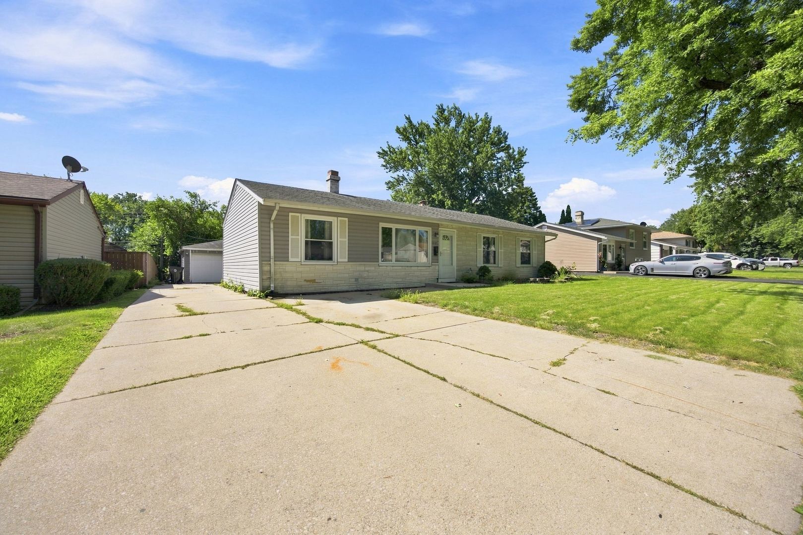 1725 Evergreen Avenue Property Photo 2