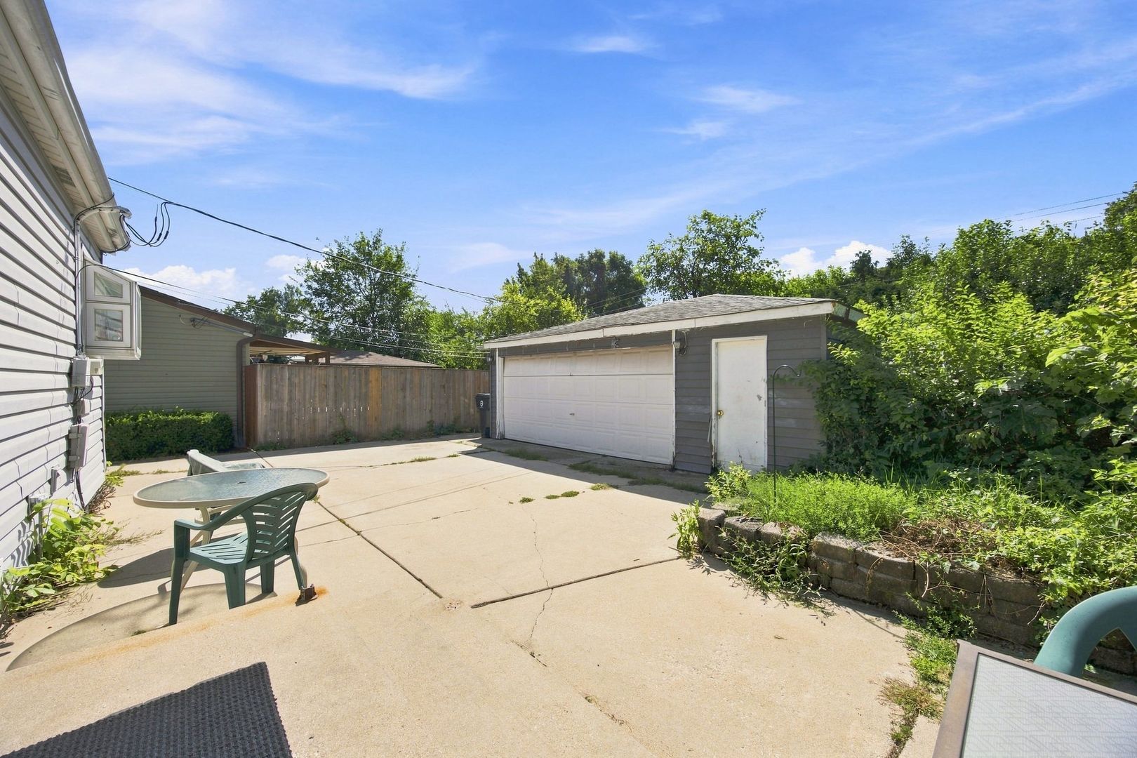 1725 Evergreen Avenue Property Photo 4