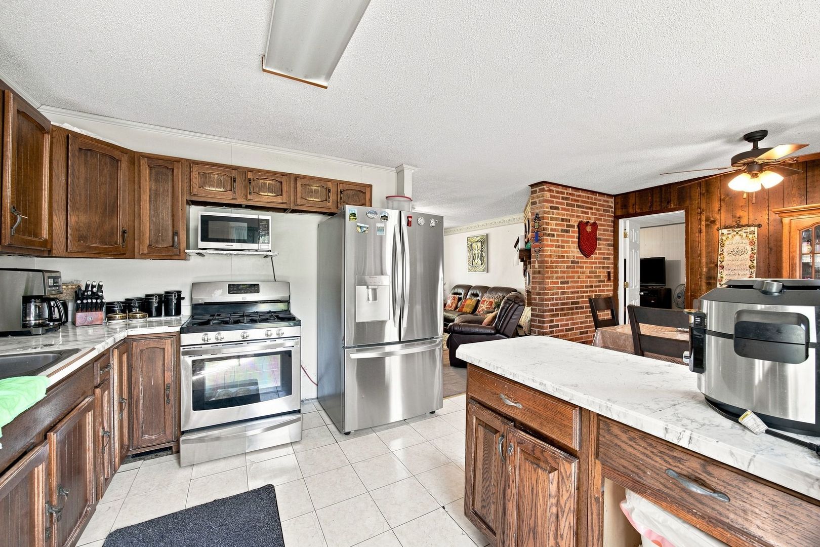 1725 Evergreen Avenue Property Photo 8