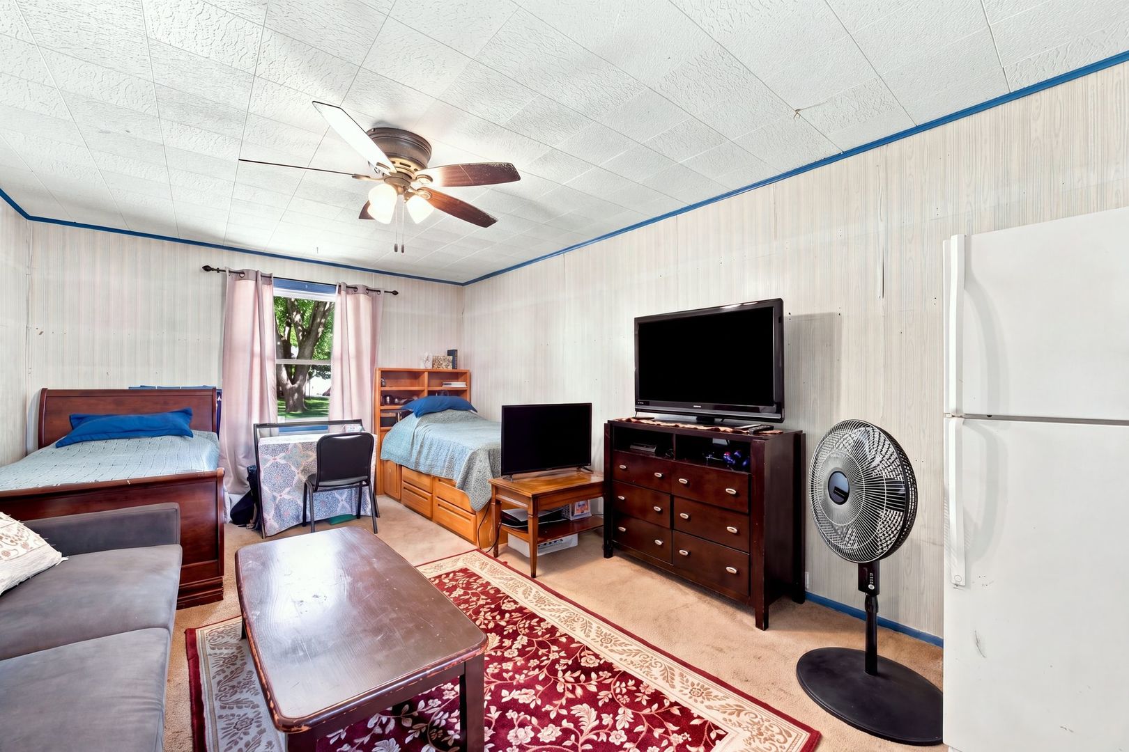 1725 Evergreen Avenue Property Photo 13