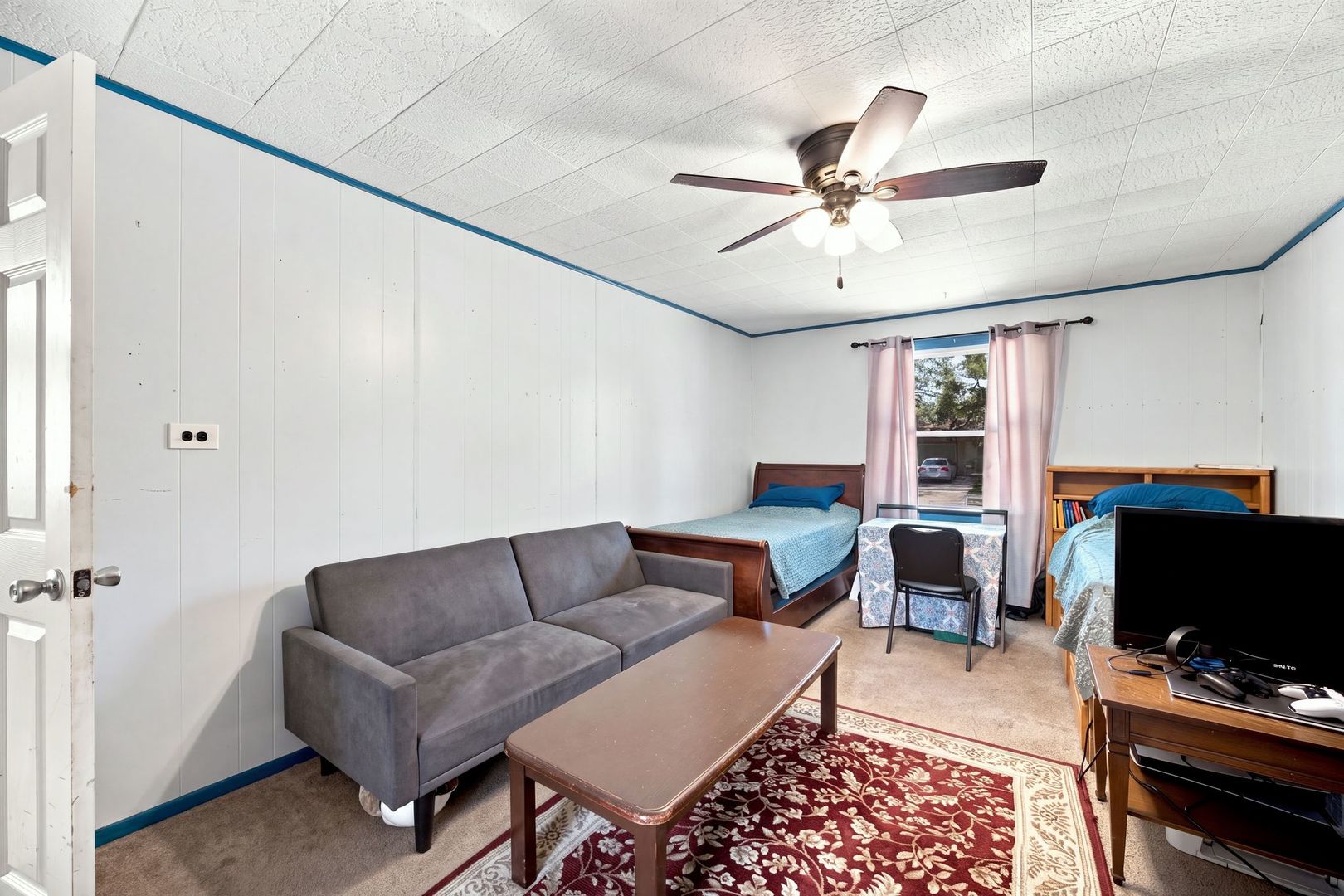 1725 Evergreen Avenue Property Photo 14