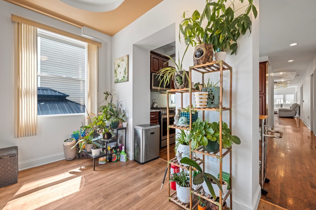 6605 S Whipple Street Property Photo 11
