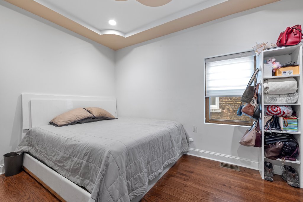 6605 S Whipple Street Property Photo 15