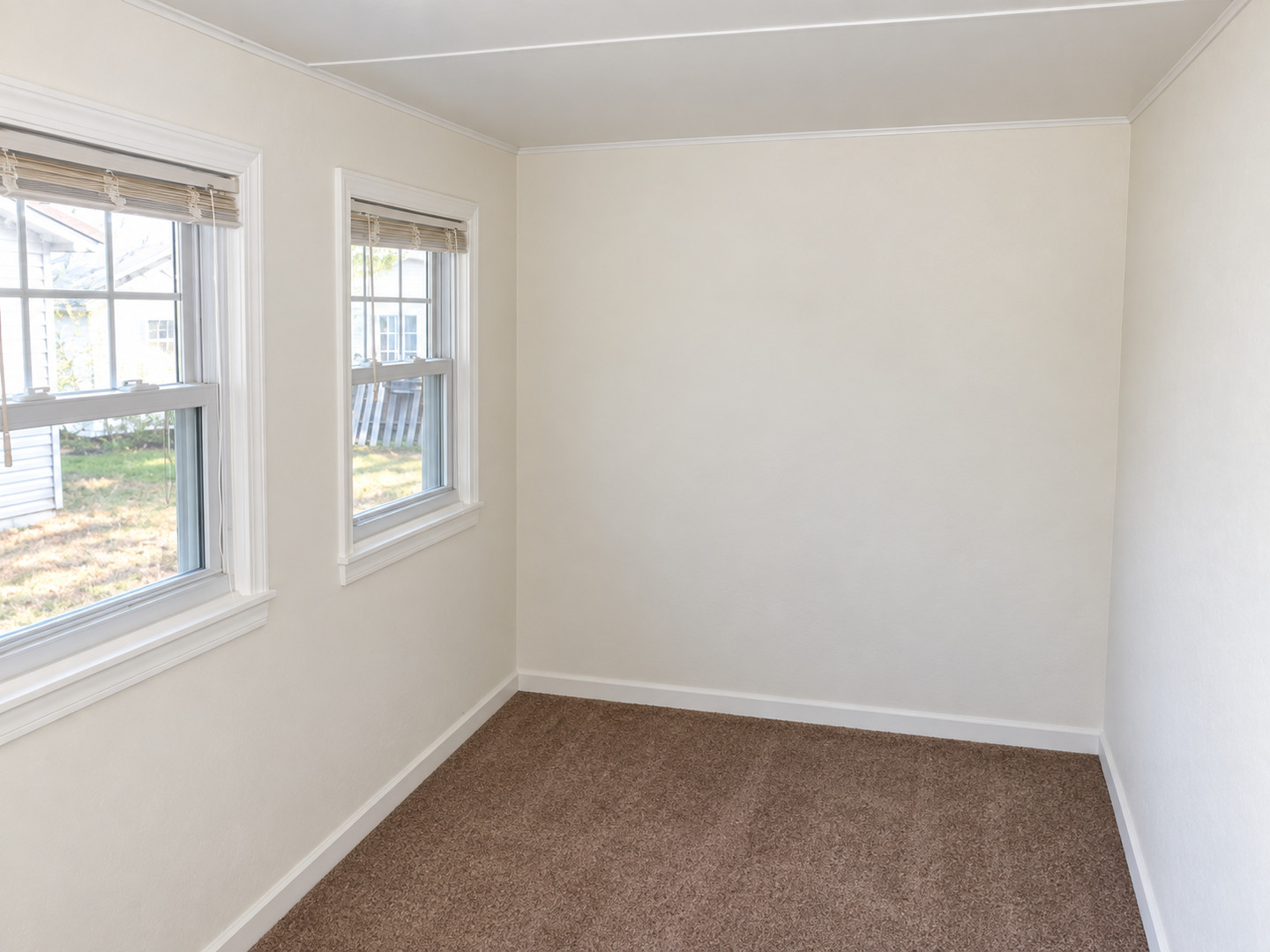 408 E Saint Petersburg Street Property Photo 6