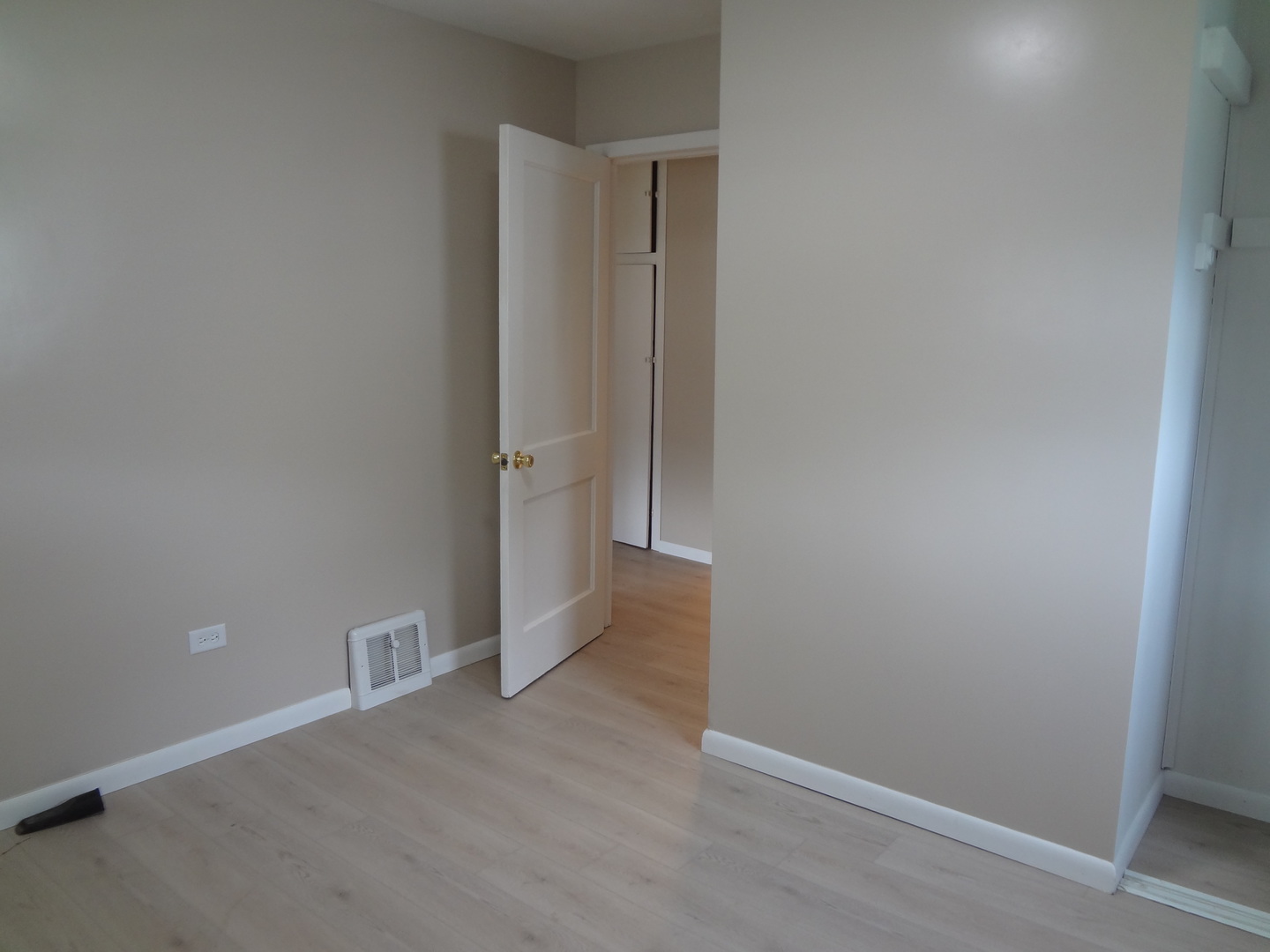 379 E Lincoln Street Property Photo 8