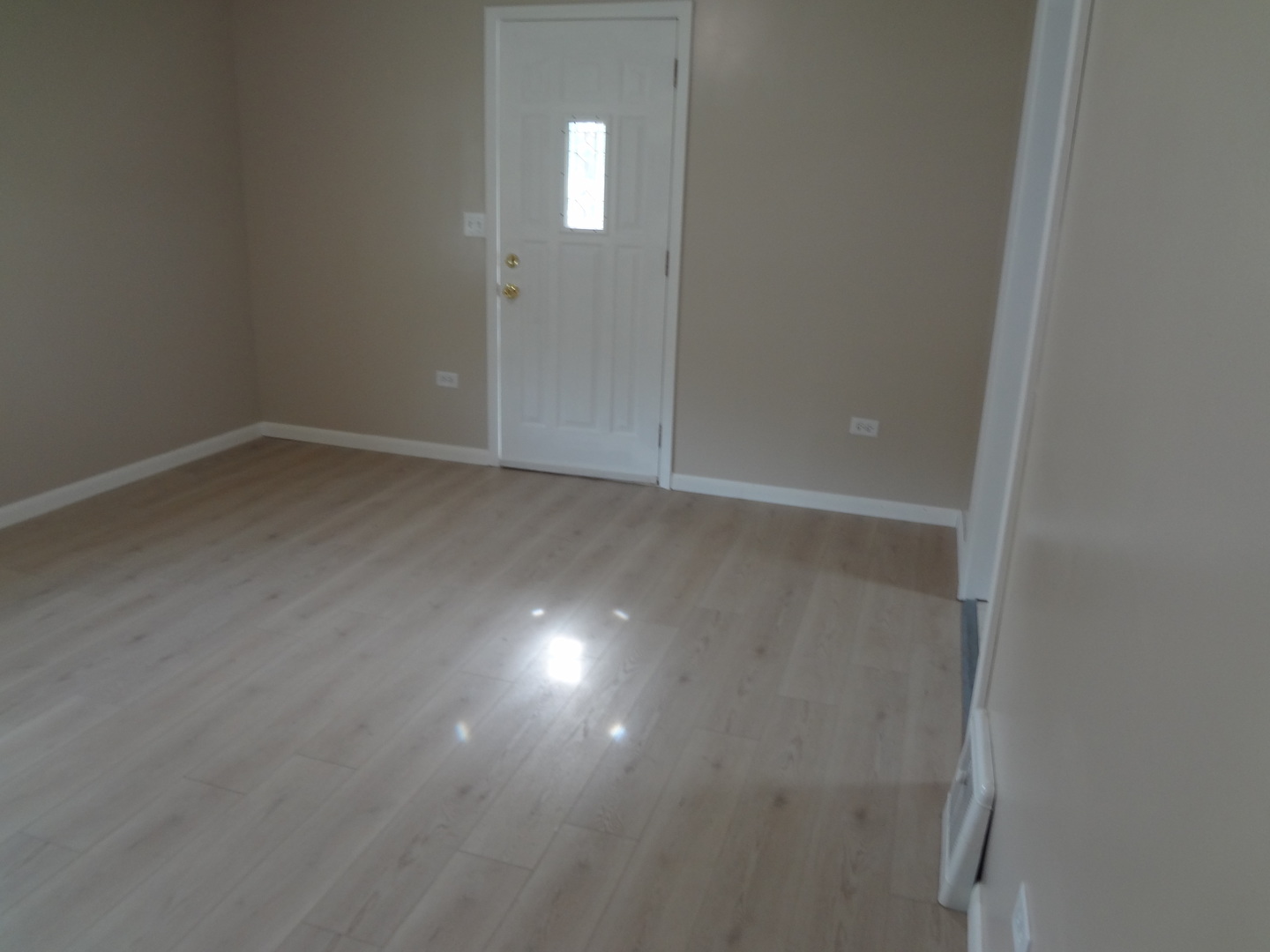 379 E Lincoln Street Property Photo 10