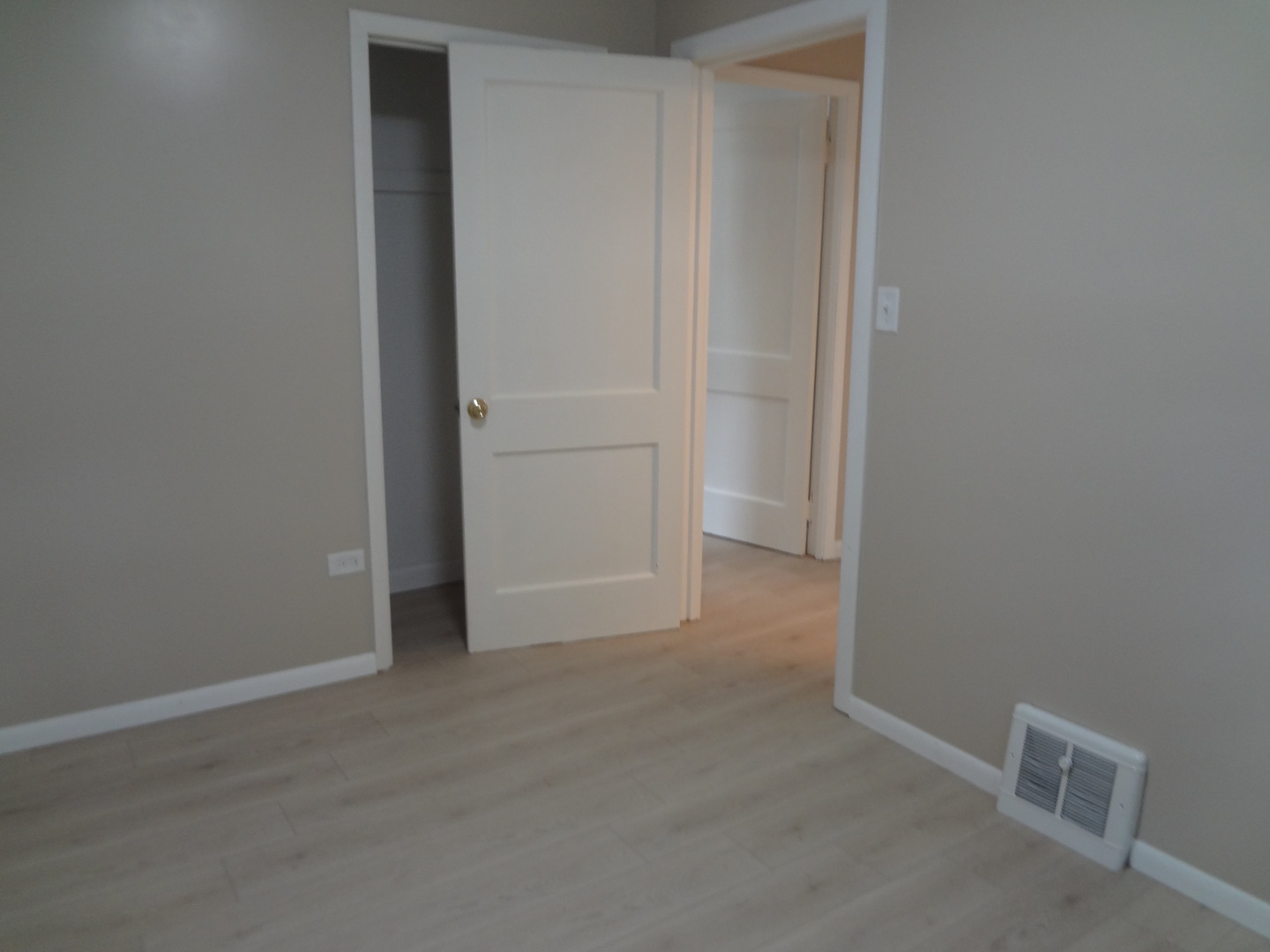379 E Lincoln Street Property Photo 16