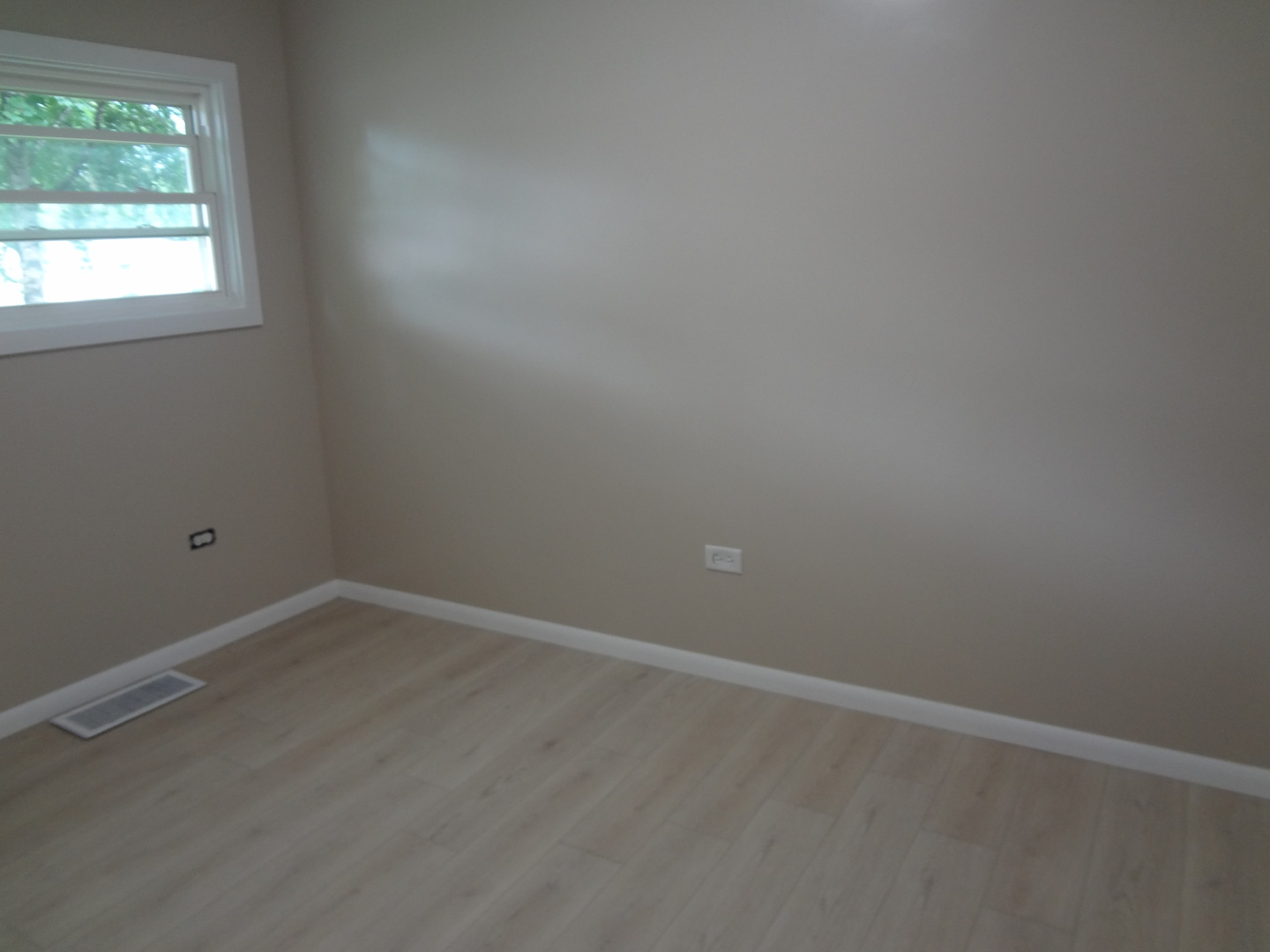 379 E Lincoln Street Property Photo 17