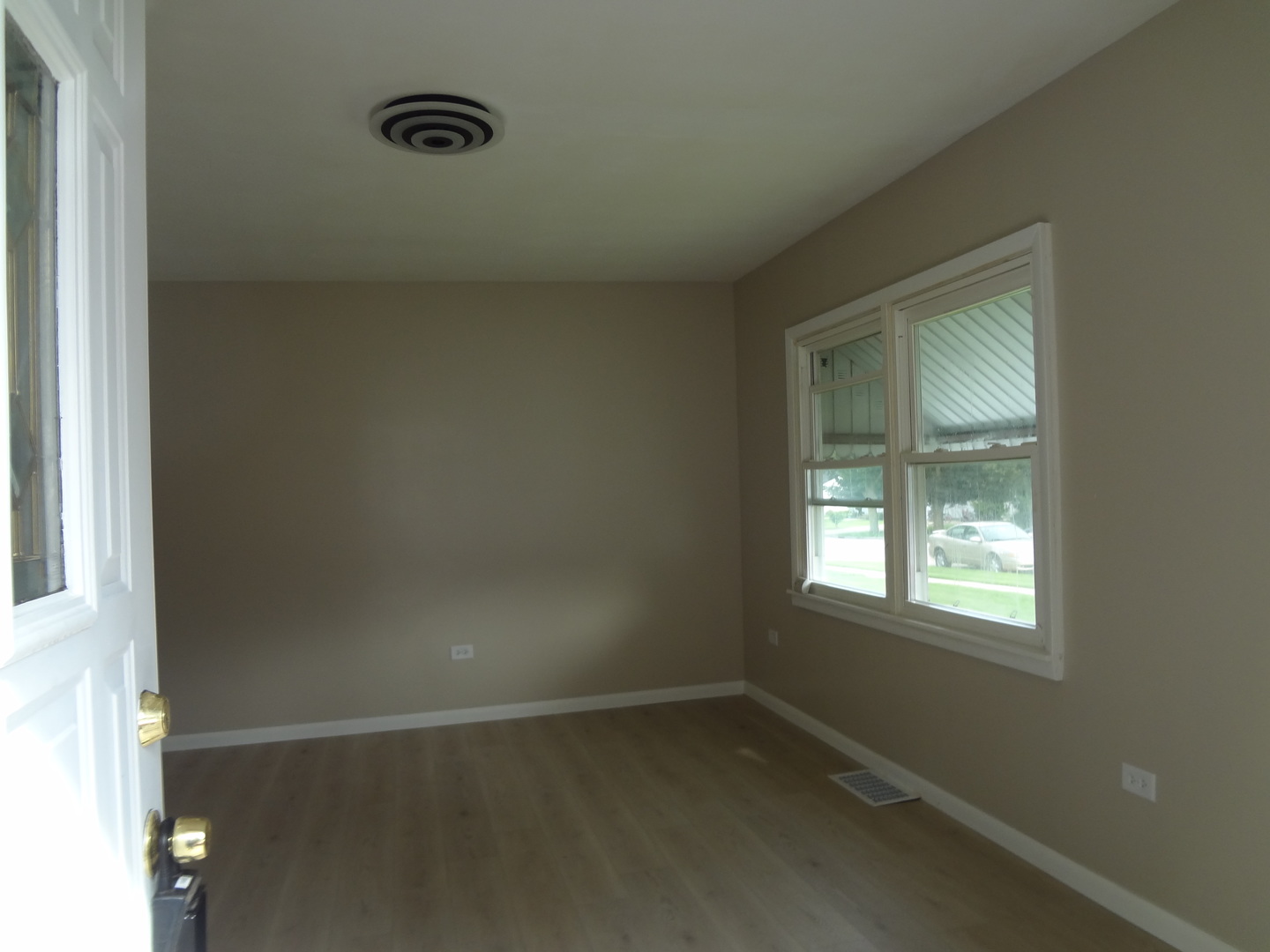 379 E Lincoln Street Property Photo 20