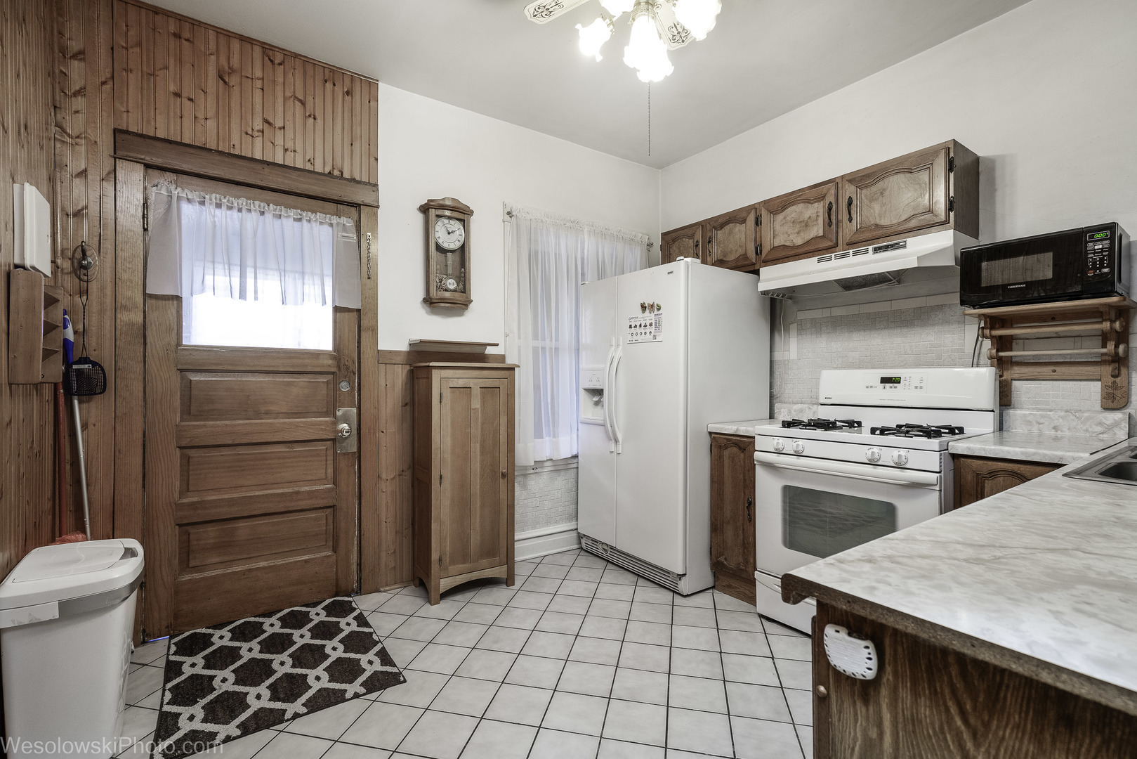 3039 N Haussen Court Property Photo 6