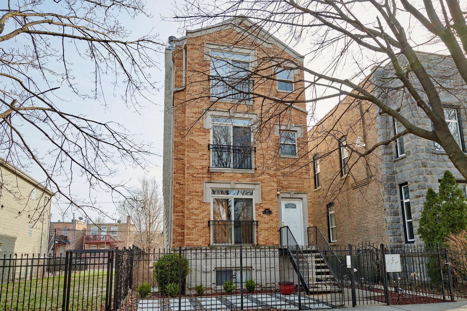 2921 W Washington Boulevard 3 Property Photo 1
