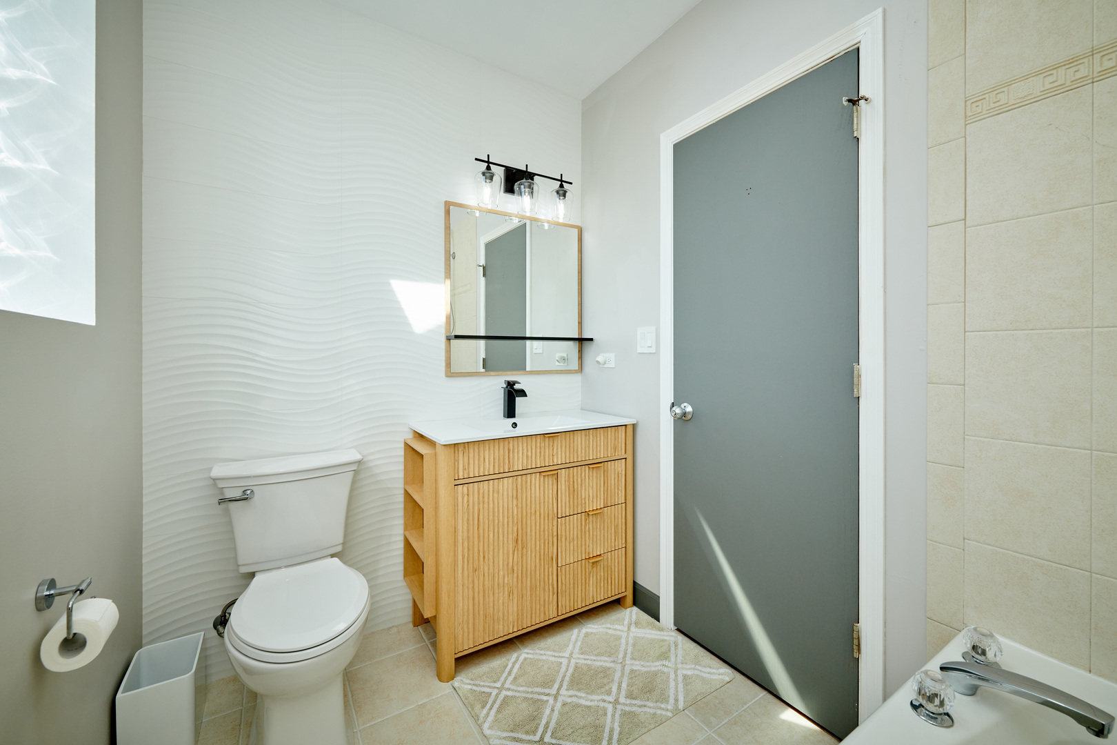 2921 W Washington Boulevard 3 Property Photo 7