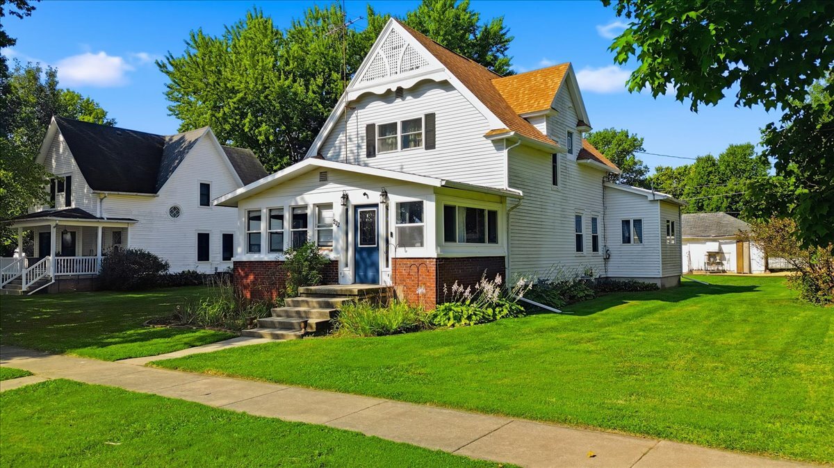 222 Wilson Avenue Property Photo 3