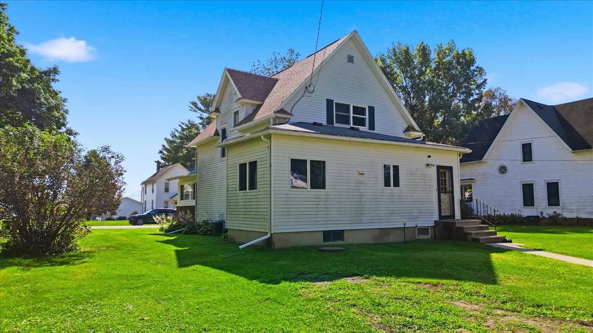 222 Wilson Avenue Property Photo 5