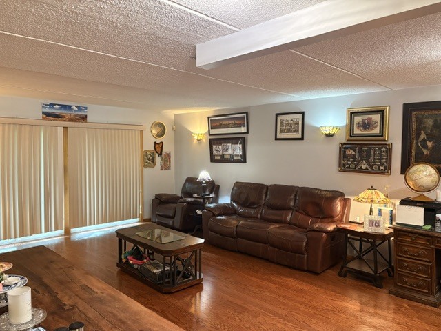 6701 N Milwaukee Avenue 303 Property Photo 9