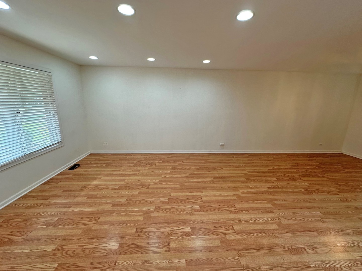208 Autumn Lane Property Photo 4