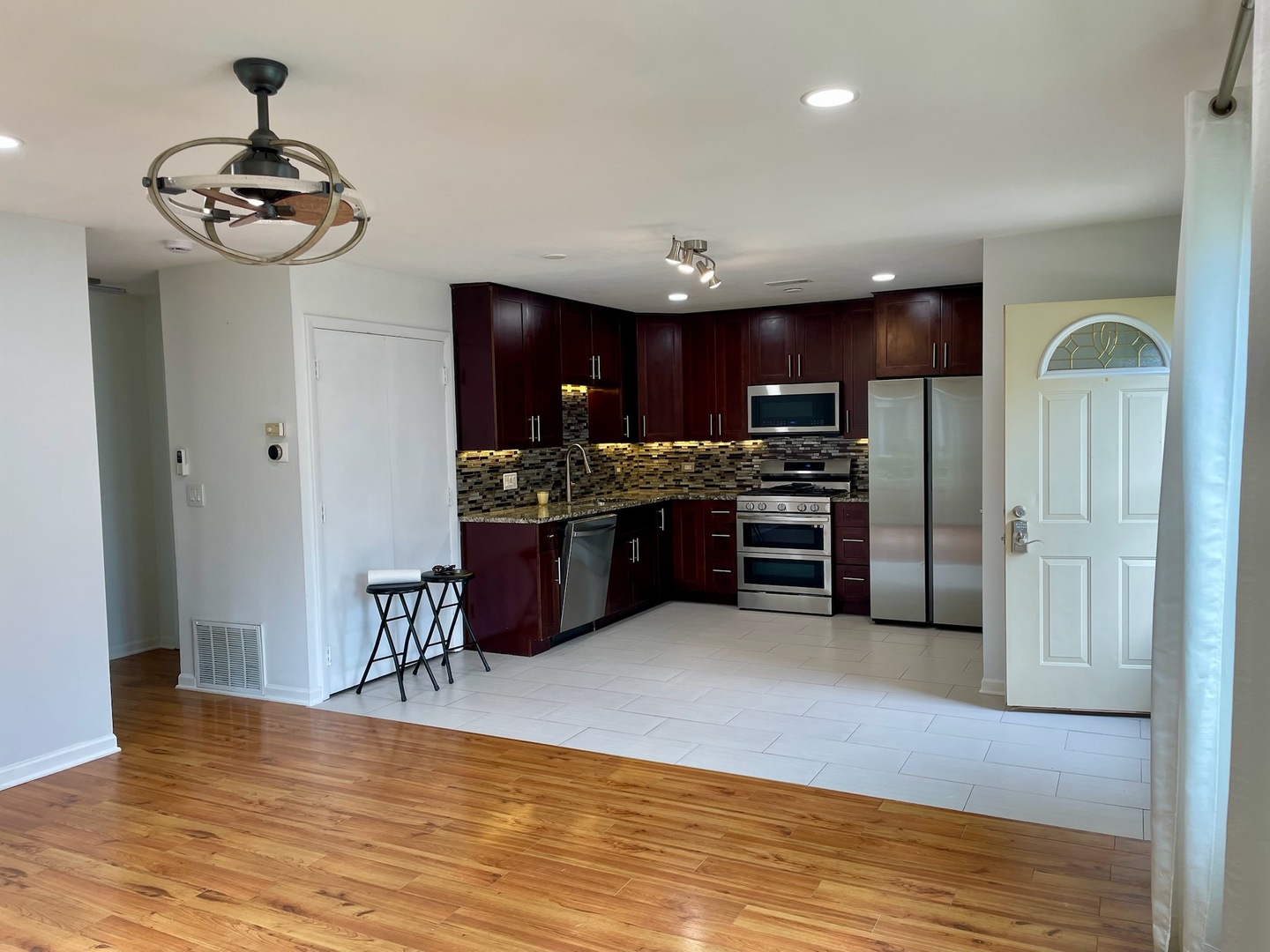 1405 Cove Drive 203a Property Photo 2