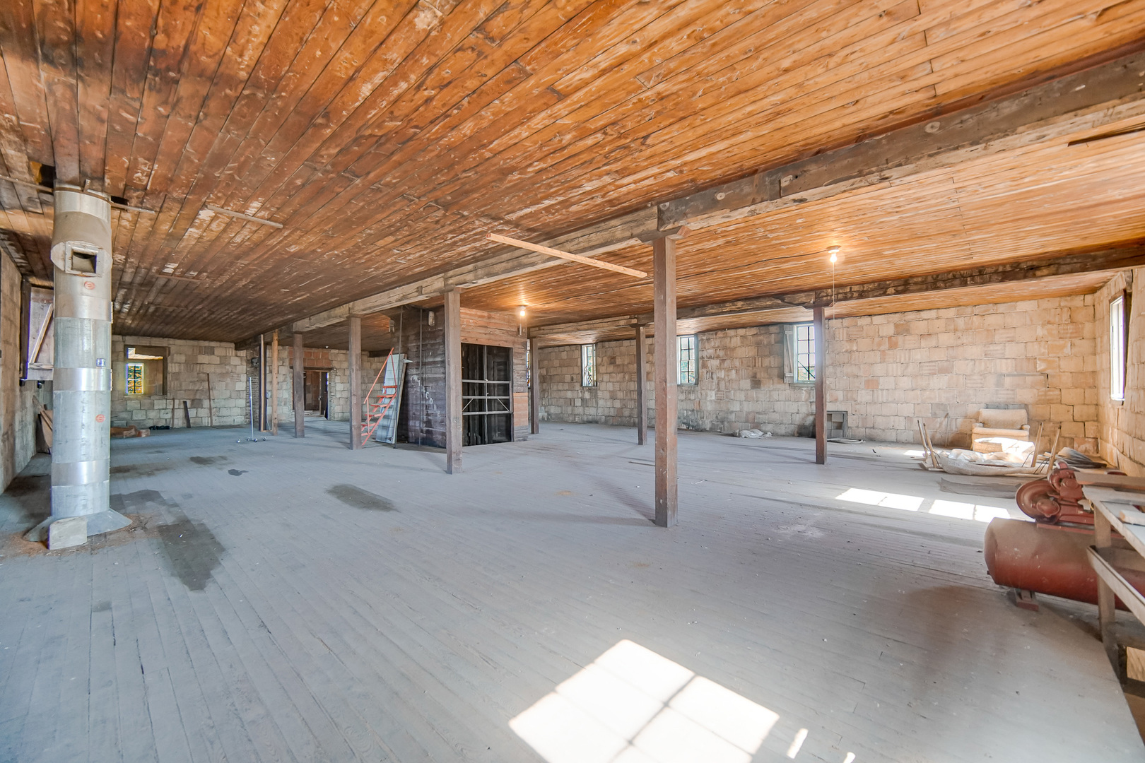 15300 Greenwood Road Property Photo 6