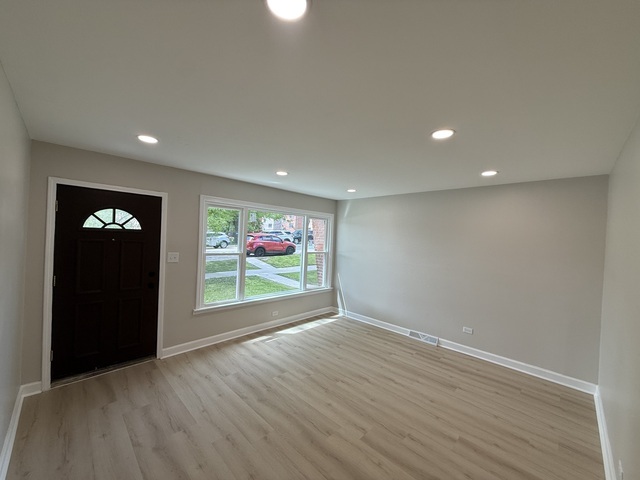 5321 S Kostner Avenue Property Photo 2