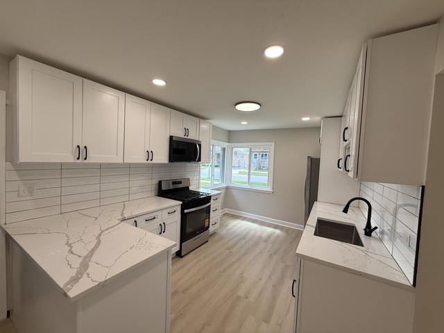 5321 S Kostner Avenue Property Photo 4