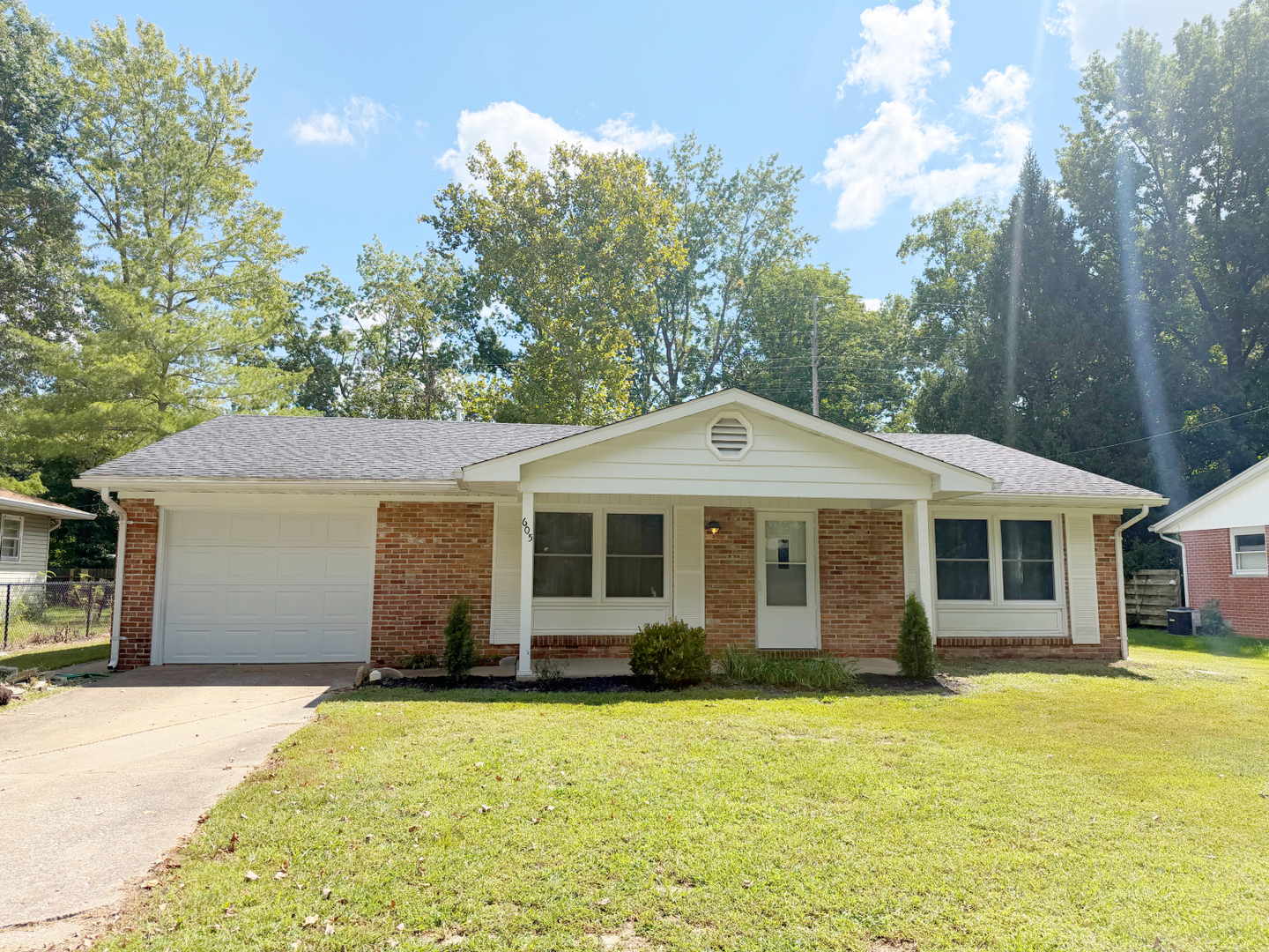 605 S Emerald Lane Property Photo 1