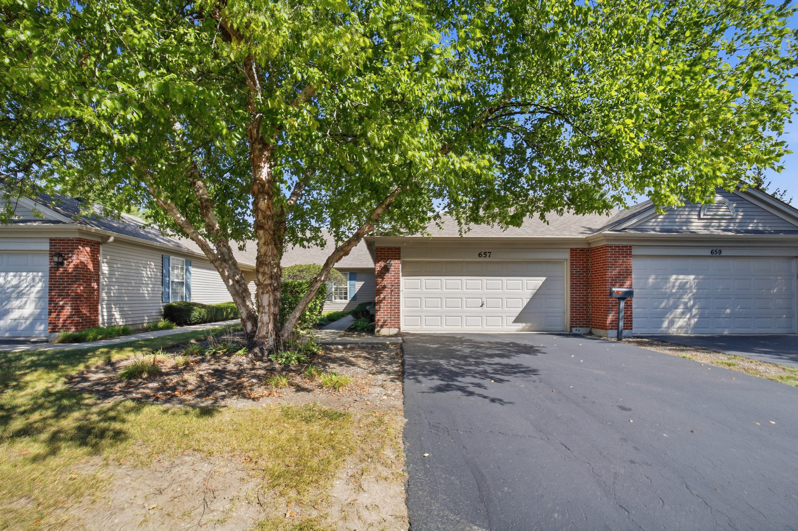 657 S Curran Road Property Photo 1