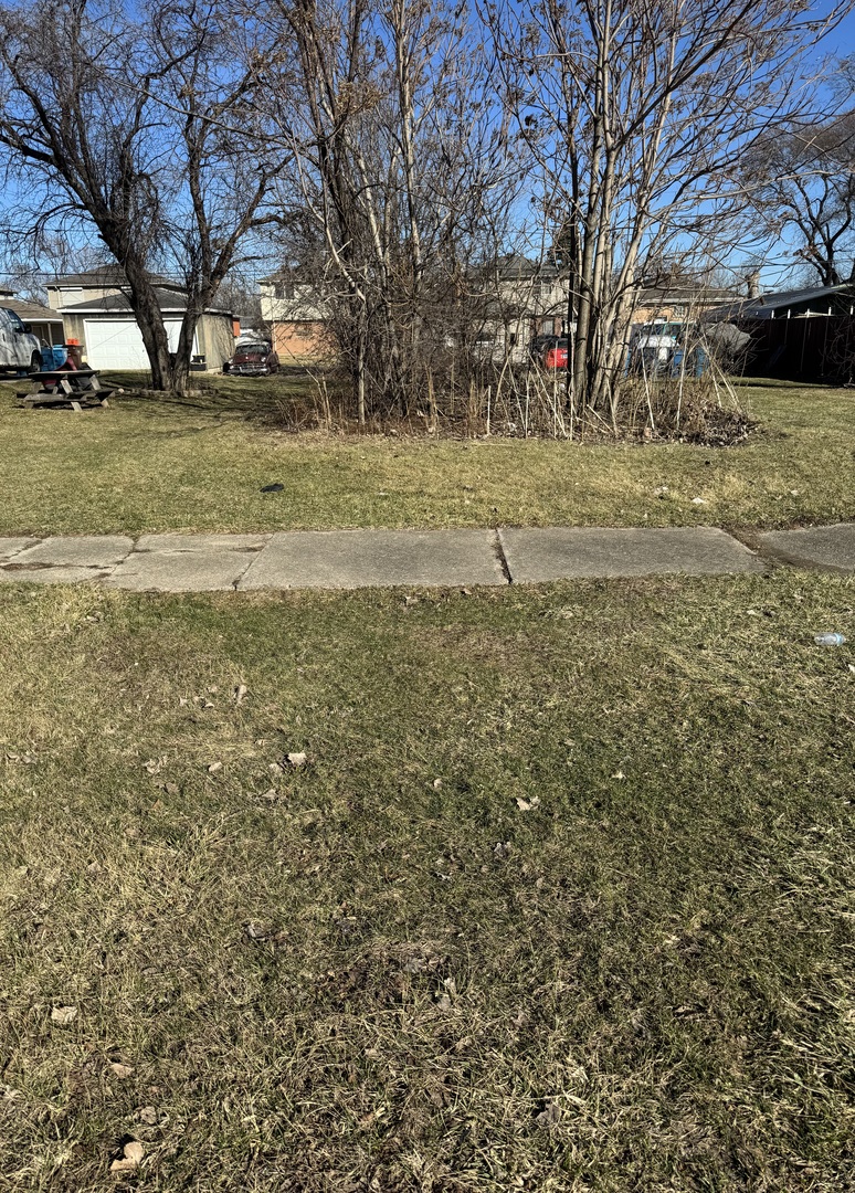14423 Davis Avenue Property Photo 2