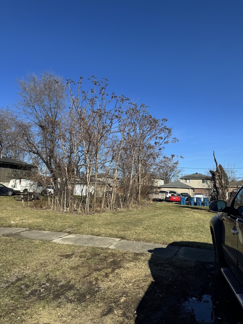 14423 Davis Avenue Property Photo 4