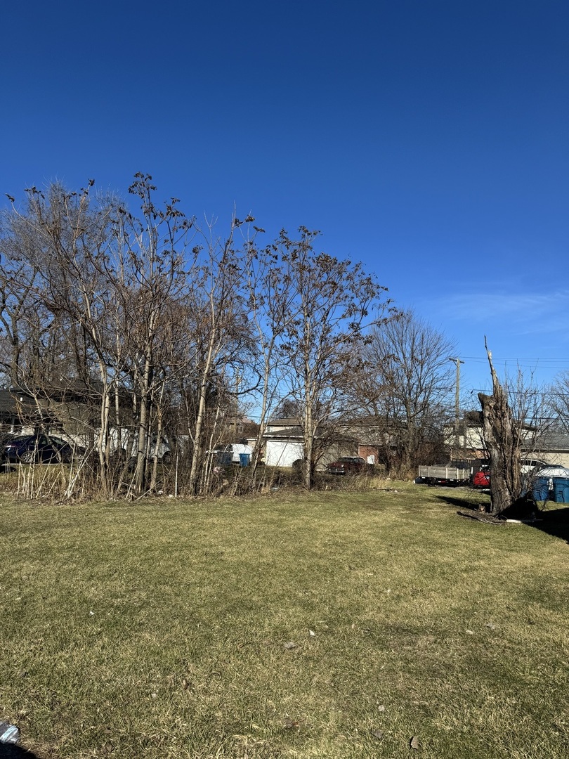 14423 Davis Avenue Property Photo 5