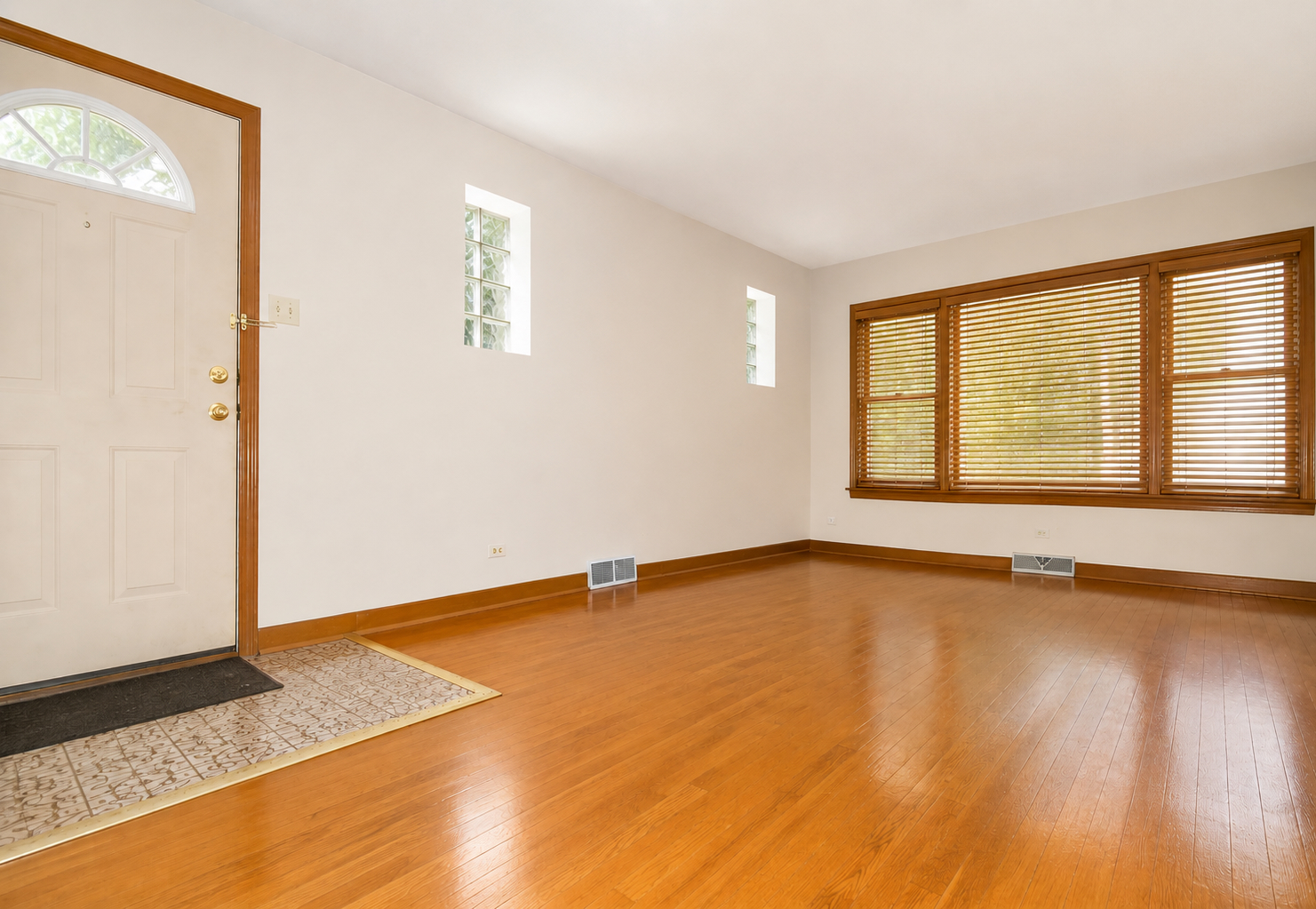 4253 Prescott Avenue Property Photo 5