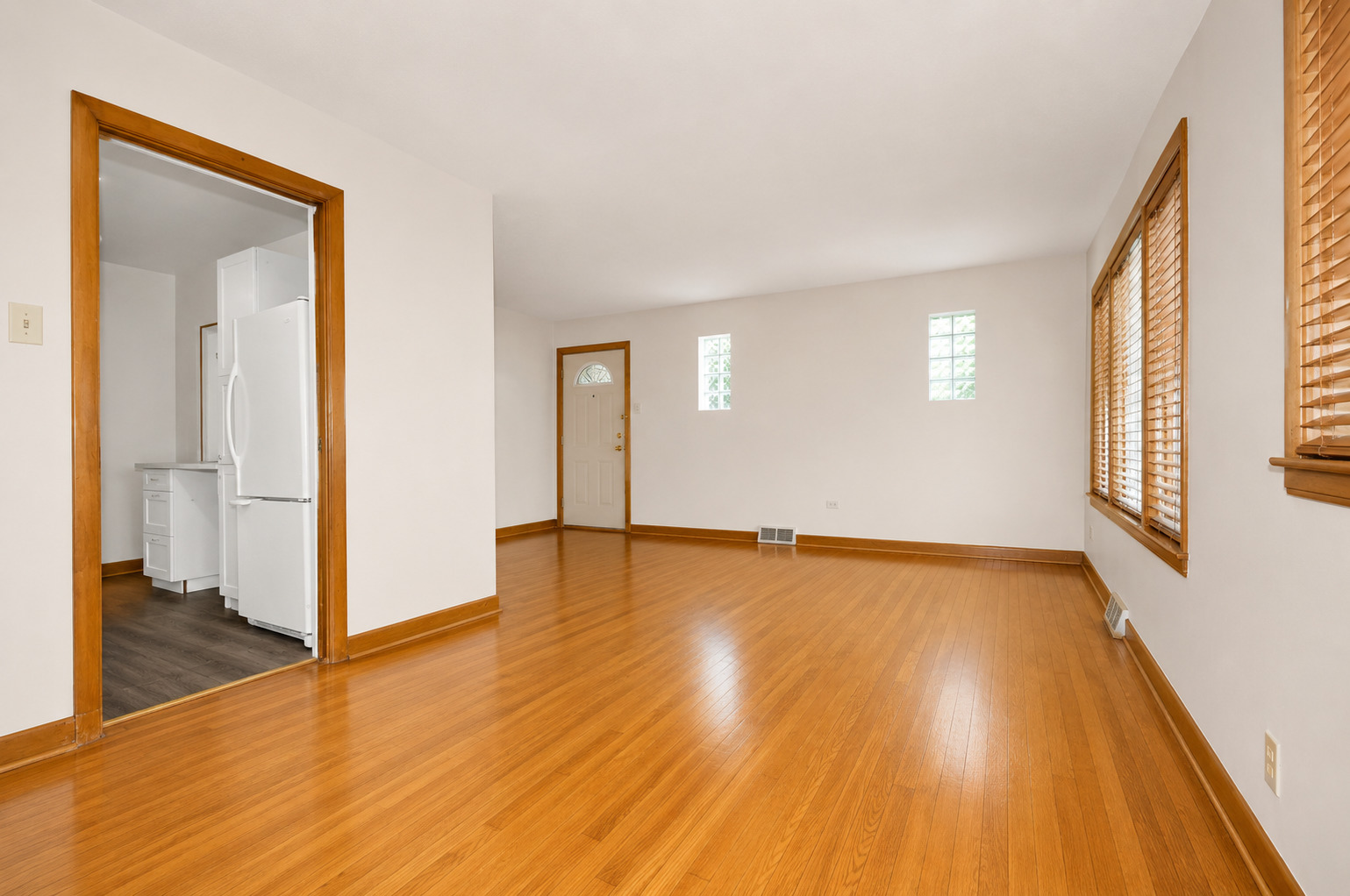 4253 Prescott Avenue Property Photo 10
