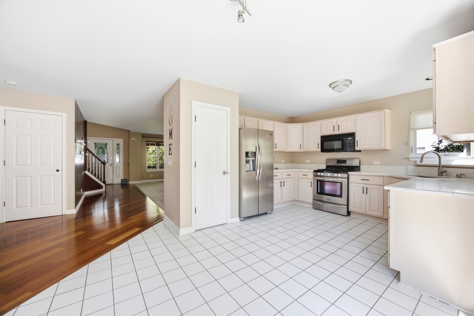 3107 Hampshire Lane Property Photo 3