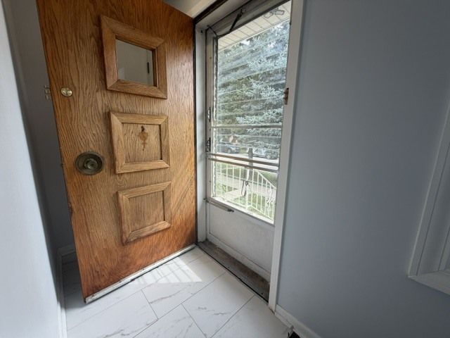 4414 N Nagle Avenue Property Photo 2