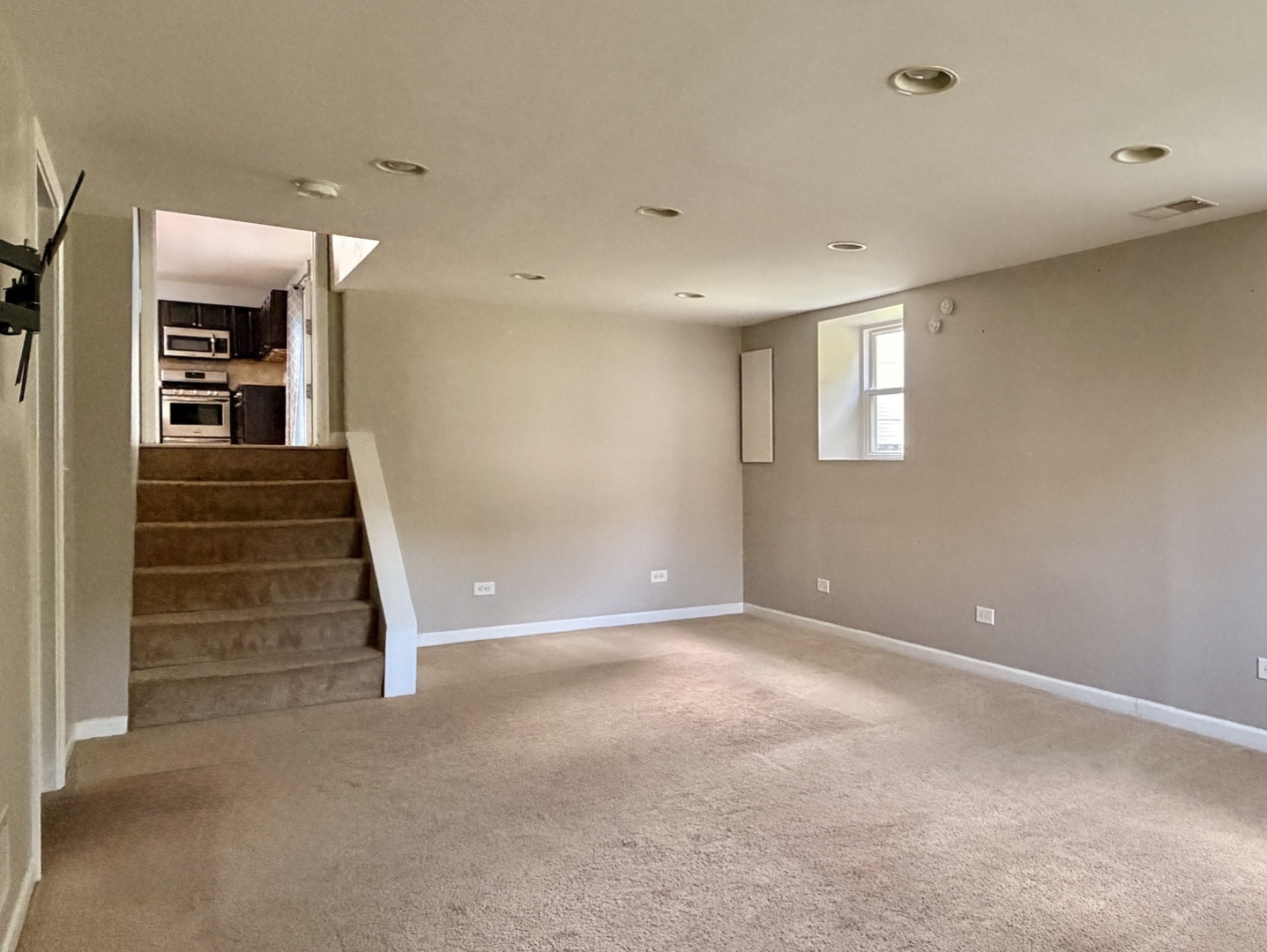 700 Woodbine Lane Property Photo 12