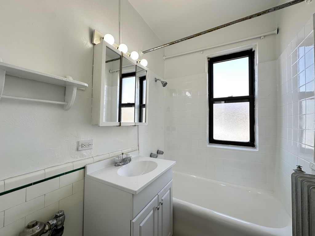 434 W Wellington Avenue 611 Property Photo 17