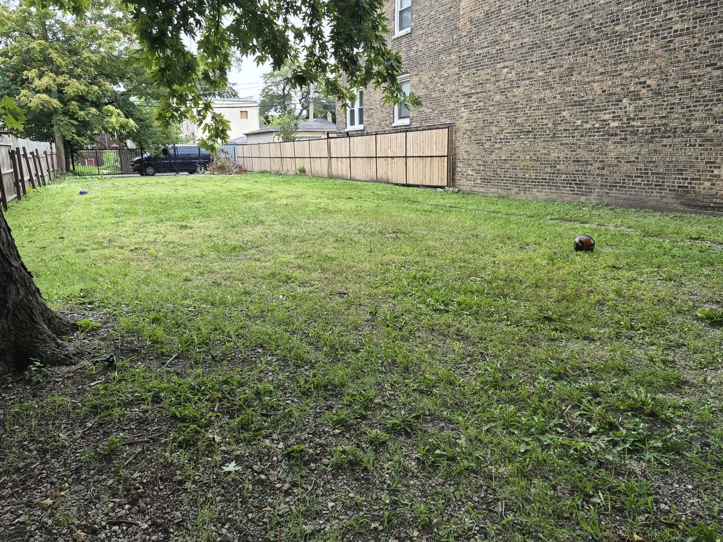 1141 N Harding Avenue Property Photo