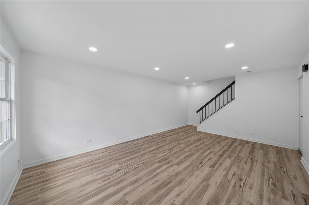 185 College Drive B Property Photo 5