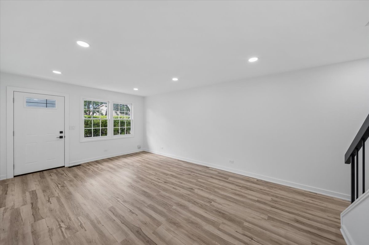 185 College Drive B Property Photo 6