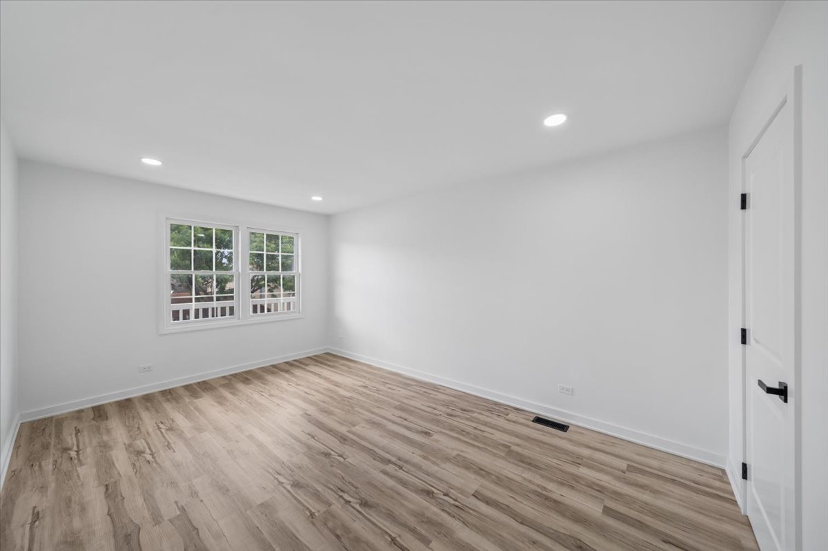 185 College Drive B Property Photo 15