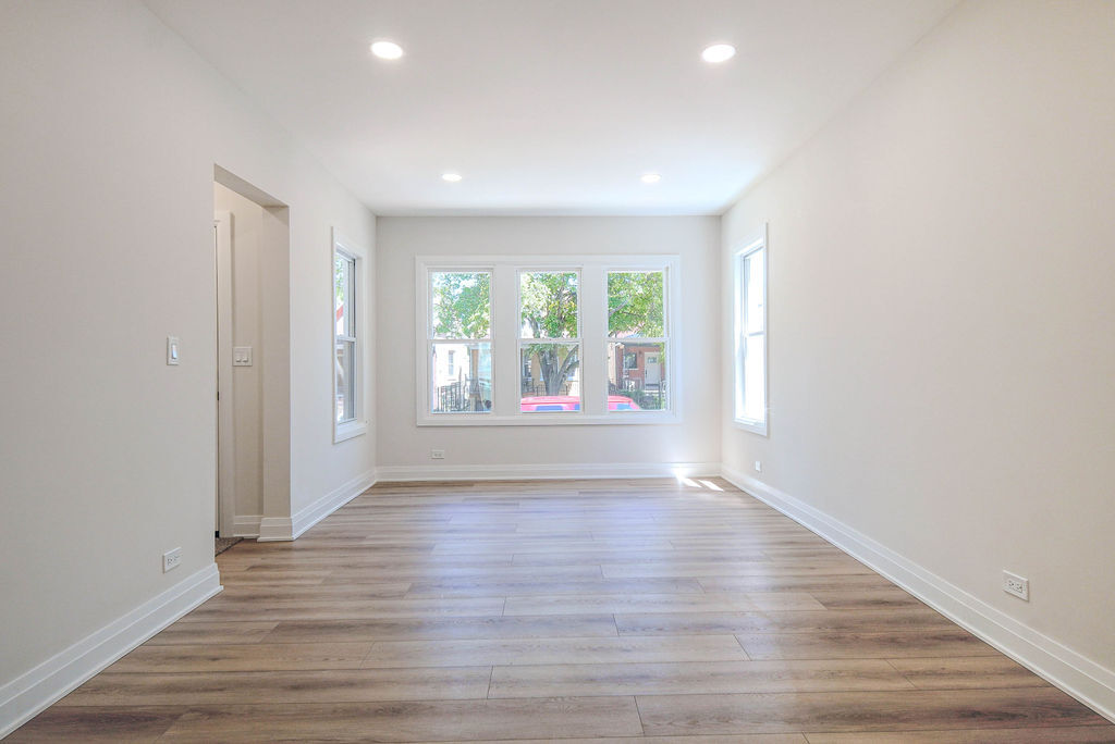 2250 N Kostner Avenue Property Photo 6