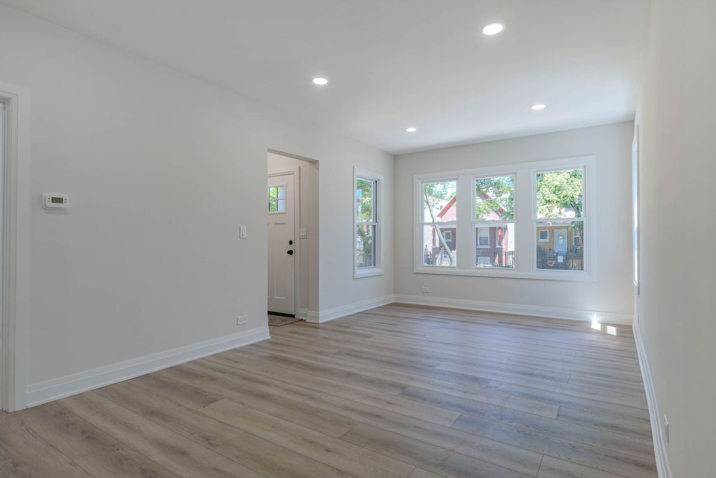 2250 N Kostner Avenue Property Photo 7