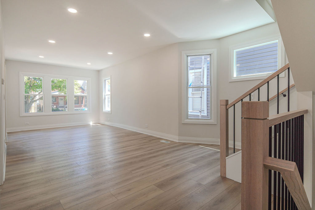 2250 N Kostner Avenue Property Photo 8