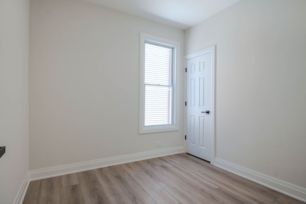 2250 N Kostner Avenue Property Photo 11