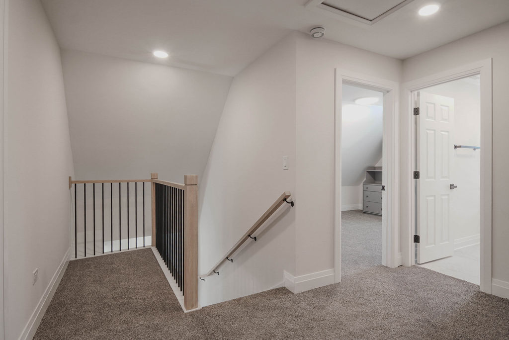 2250 N Kostner Avenue Property Photo 16